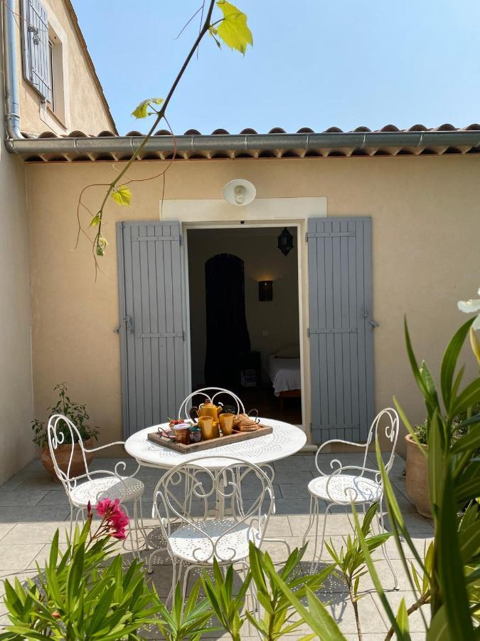 Chambre D'Hotes Le Jardin Des Cigales Bed & Breakfast Aubignan Bagian luar foto